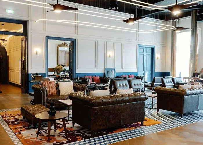 Hotel The Editory Riverside Hotel, An Historic