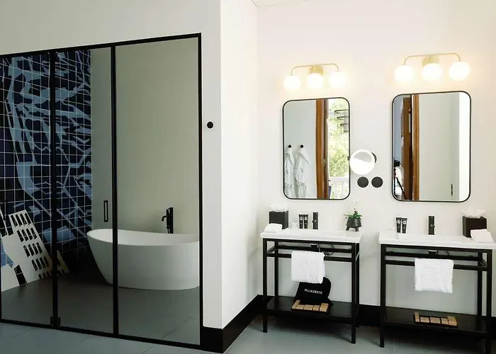 Hotel The Editory Riverside Hotel, An Historic