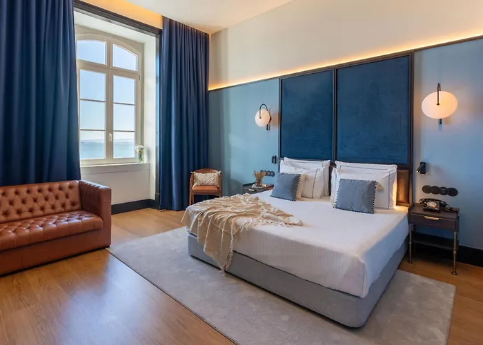 The Editory Riverside Hotel, An Historic Hotel 5*