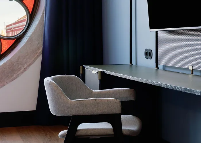 Hotel The Editory Riverside Hotel, An Historic