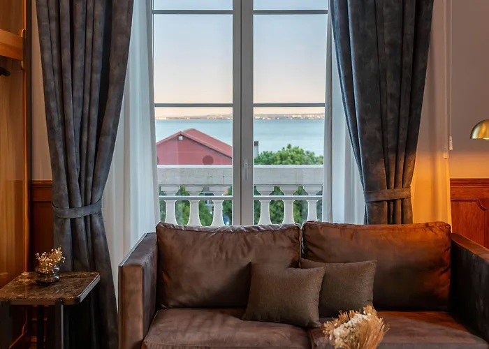 Hotel The Editory Riverside Hotel, An Historic Lisboa