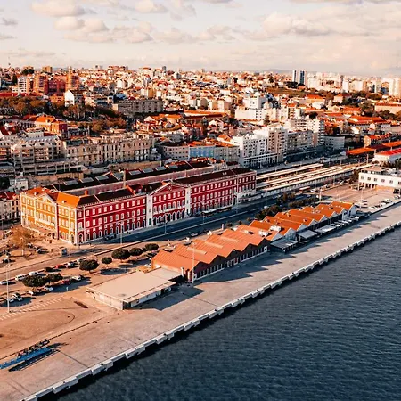 The Editory Riverside Hotel, An Historic Hotel 5*