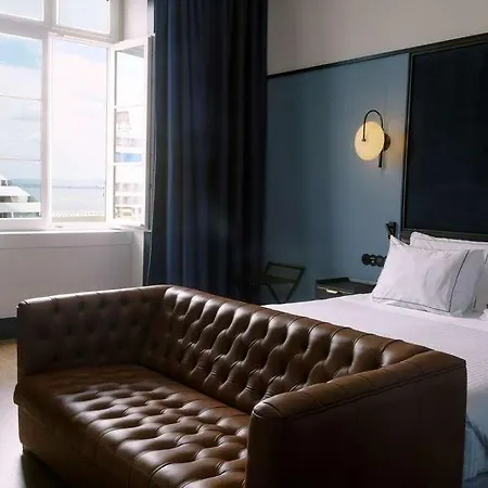 The Editory Riverside Hotel, An Historic