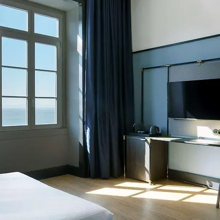The Editory Riverside Hotel, An Historic Szálloda 5*