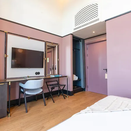 ホテル The Editory Riverside Hotel, An Historic 5*